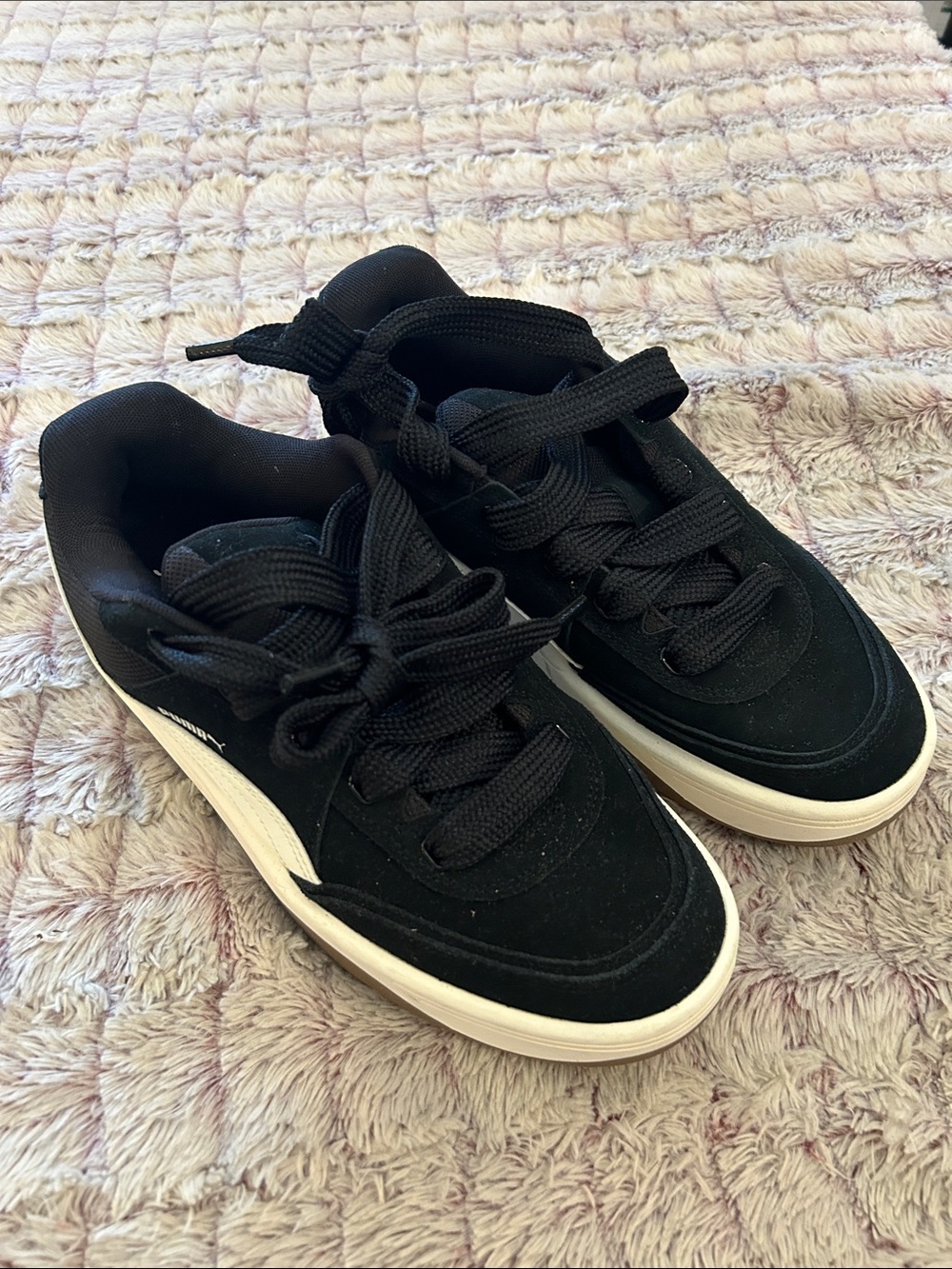 Puma Men's Black Low-Top Sneakers size 9.5